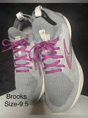 Brooks Women's Gray Athletic Sneakers with Pink Laces Size-9.5